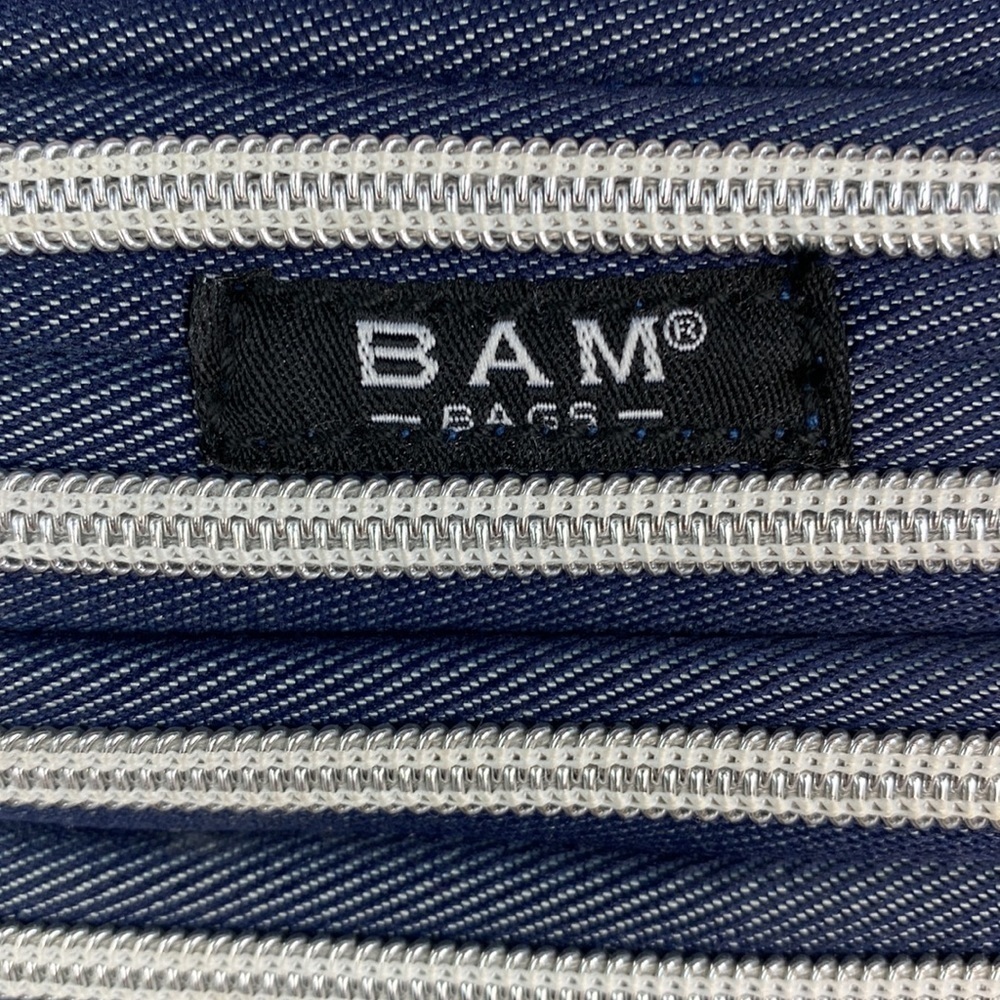 Bam Bags ‘Silver Jean MB1030’ Blue Denim & Zipper Wristlet- NWT 8” X 4” - Picture 2 of 6